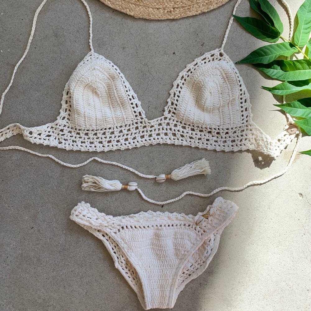🐚 She Made Me Crochet Bikini 🌴